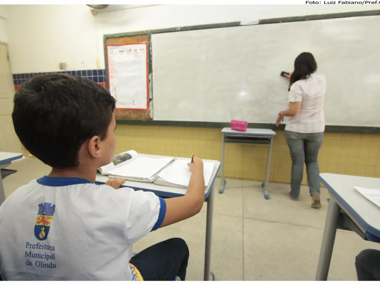 Actor Duryn returns to the silver screen