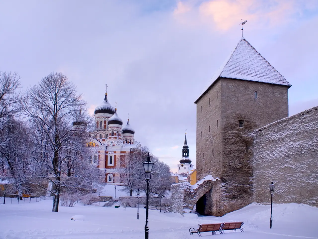 Heatwave sustained, followed by summer storm onset