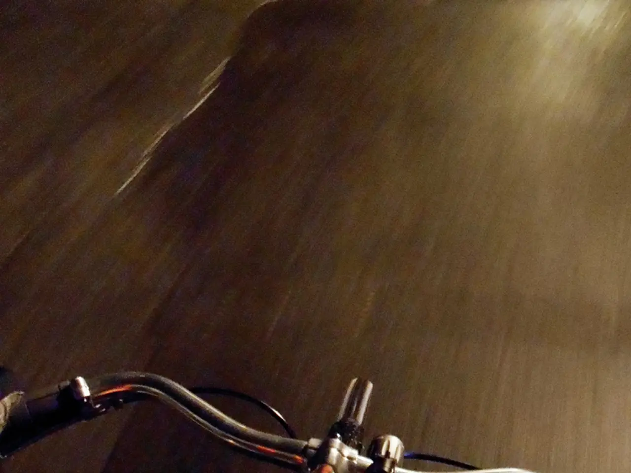 Unusual journey on the A61: cyclist traveling against the flow of traffic