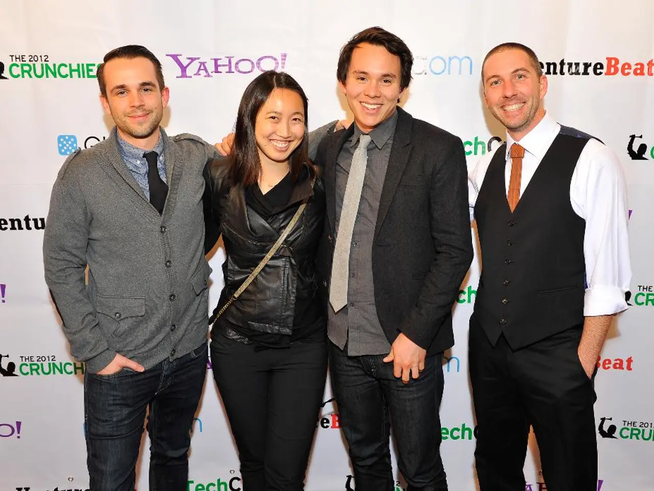 Emergence of Influential Small-Scale Political Advertising Strategies