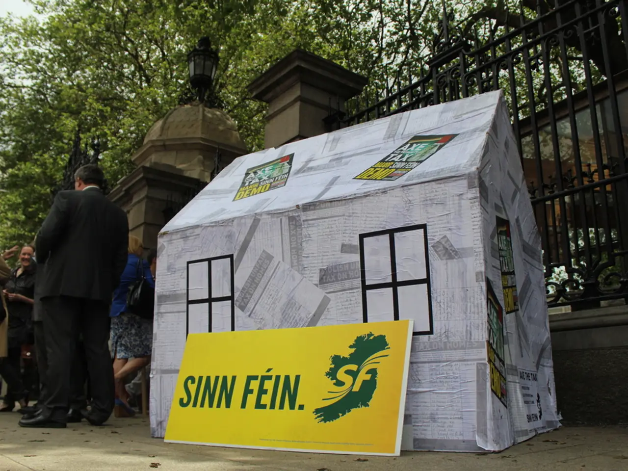 Inquiring about the number of apartments that are subject to rent freeze.