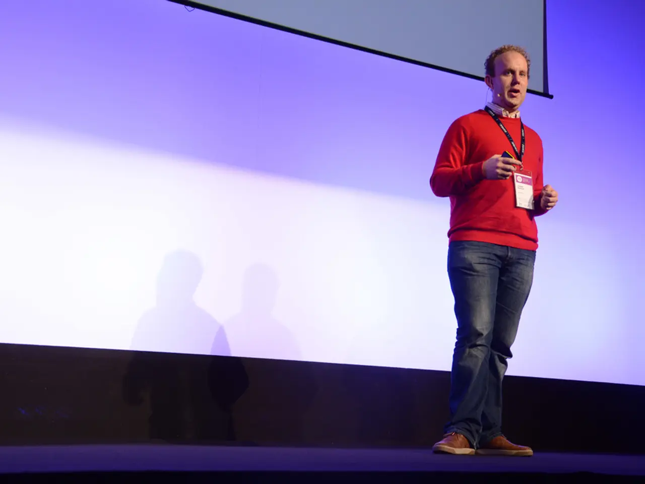 Trump and Putin pause their meeting for a phone conversation