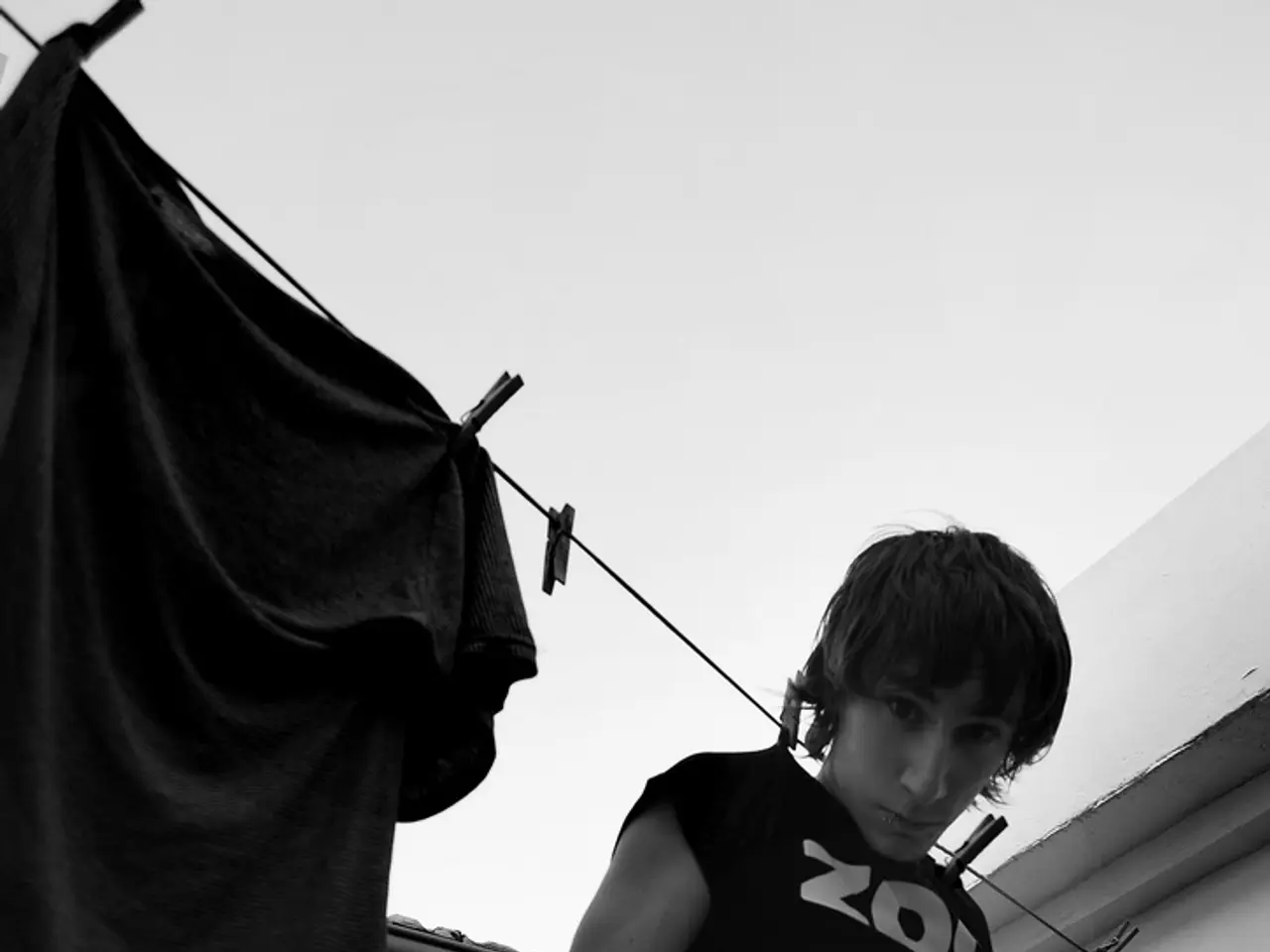 Remains Discovered in the Seine at Choisy-le-Roi: Individual Held for Homicide Investigation