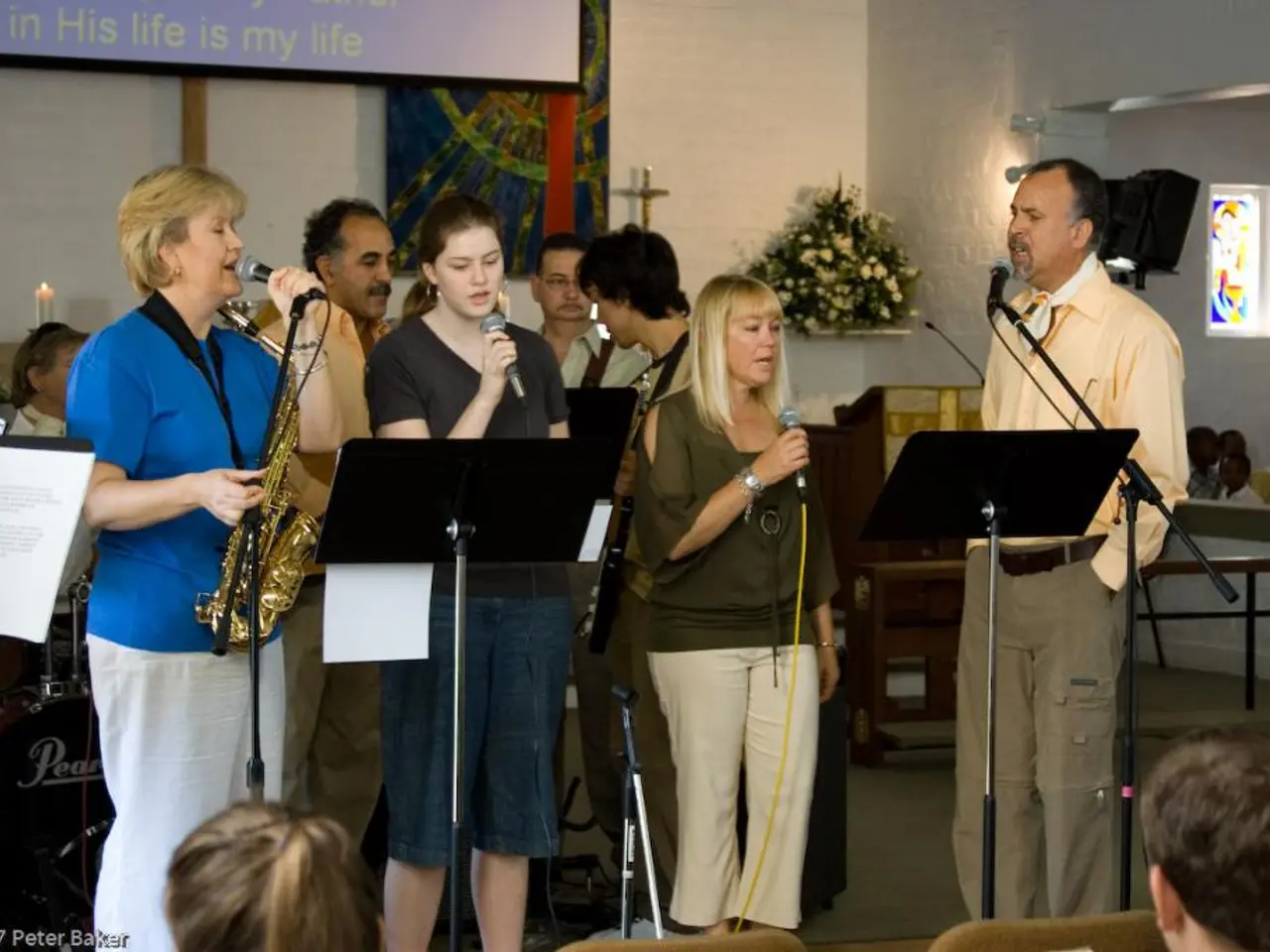 New album upcoming from SIGRID, titled "VÖ: 24.10.", accompanied by a new single, "Fort Knox"