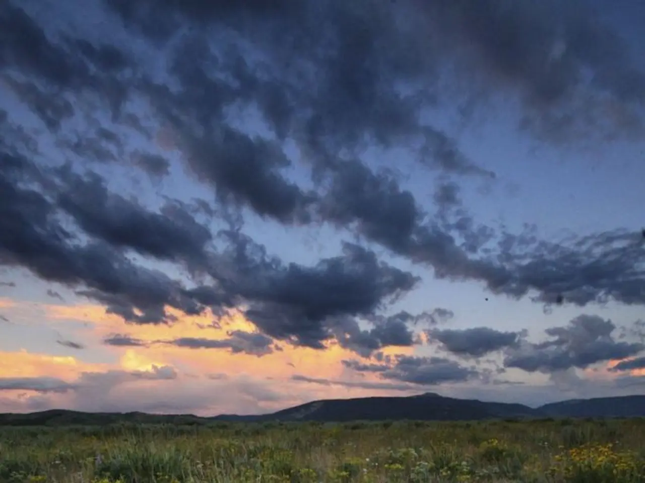 Exploring Cloud-Related Research Activities for Knowledge Enhancement