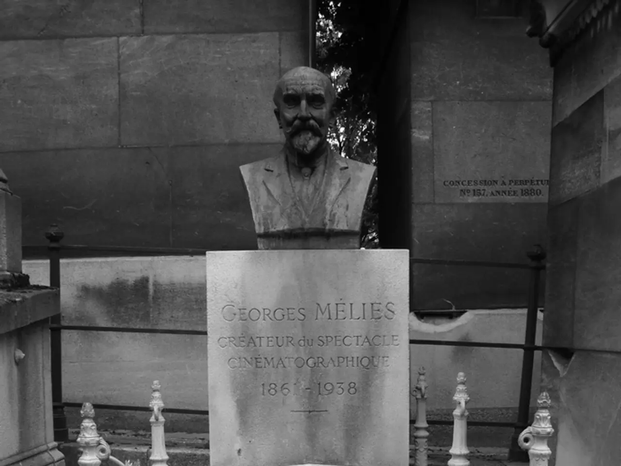 Bodies Found Floating in the Seine River Near Paris Lead to an Arrest