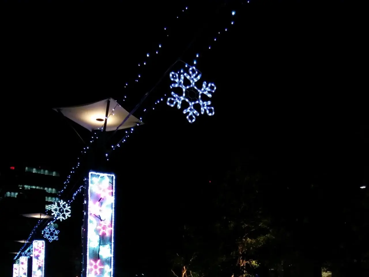 Tragic incident: A youth perishes due to a lightning bolt in the surrounding area