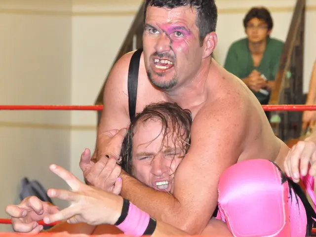 UFC competitor Tom Aspinall discredited coach Siril Gan's remarks as insignificant prior to UFC 321