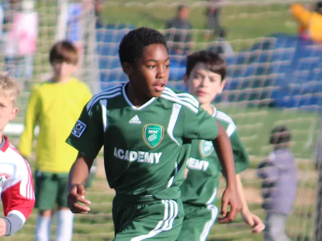 Manchester City competes for the acquisition of RB Leipzig's standout player Xavi Simons