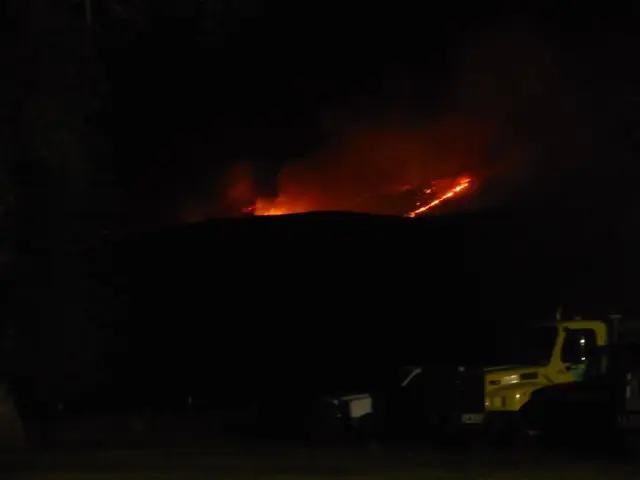 Arson in Río Negro: Unidentified individual in a hood torched a truck owned by a former Boca...