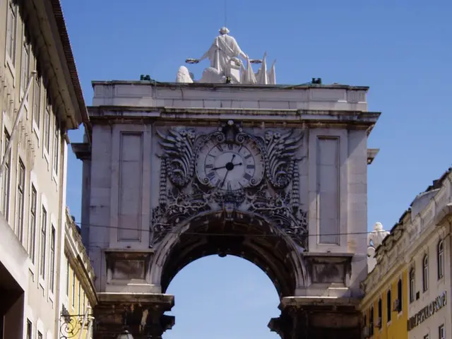 Leonardo DiCaprio went unrecognized by police at a roadblock.