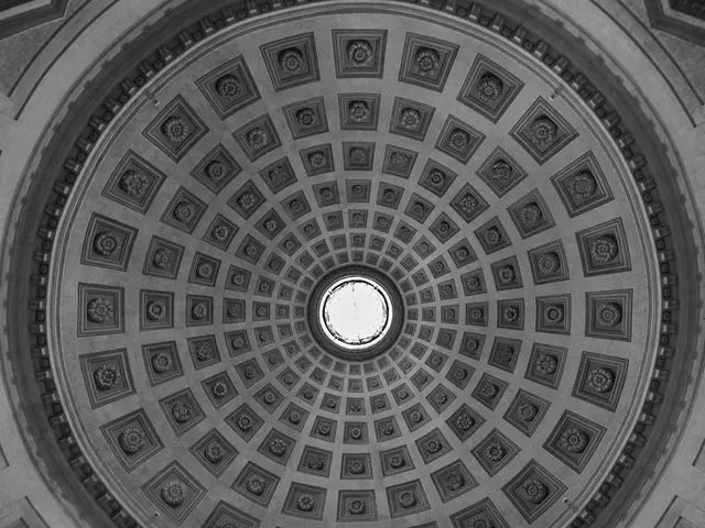 Inquiry about the recipient of the "unsuccessful claim benefit" in this particular scenario.