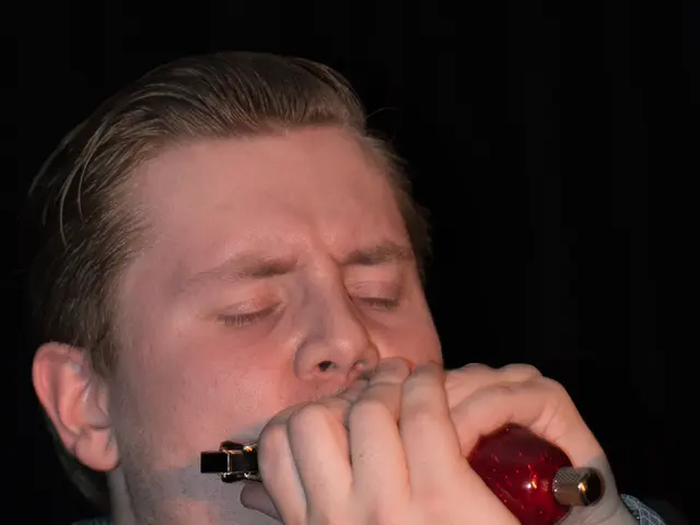 Elderly maestro Herbert Blomstedt orchestrates breathtaking final act of Mahler Symphony