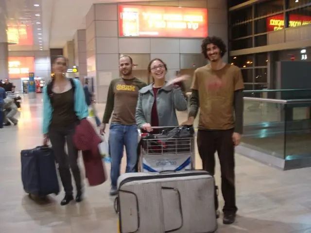 Kim and Khloe Kardashian embark on a detective mission to unravel the enigma surrounding Amy...