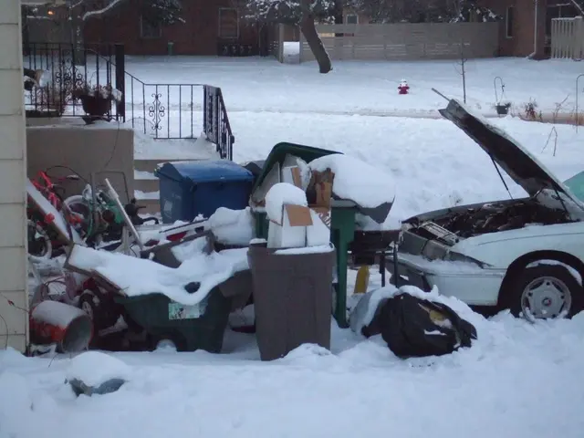 Individual meets demise while evading Immigration and Customs Enforcement agents in California