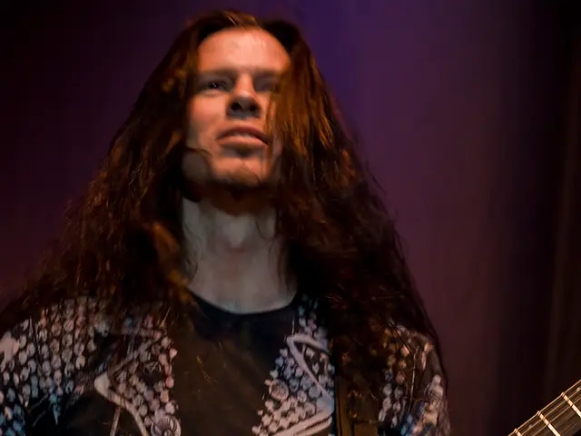 "Singer Chike Expresses Contentment Requires Financial Prosperity, Dismisses Marriage as a Foolish...