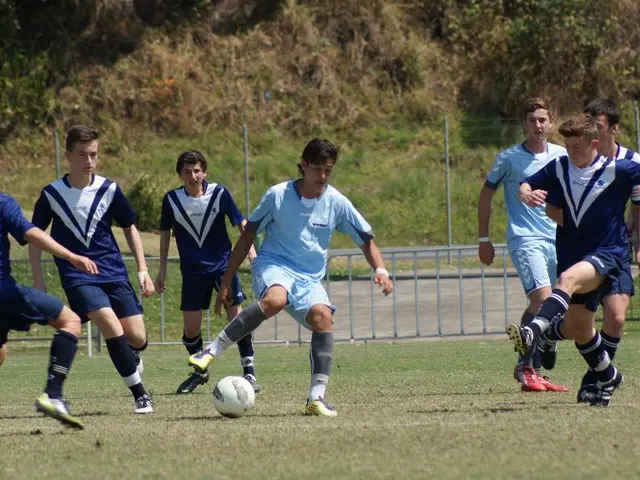 Delays in Bayern Munich's potential signing of Nkunku pose obstacles for Chelsea's pursuit of Xavi...