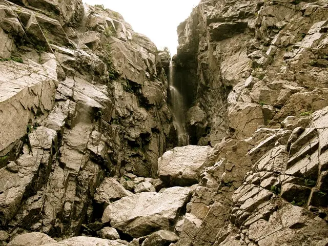 Struggling to break free for two consecutive days, the California mountaineer found himself stuck...