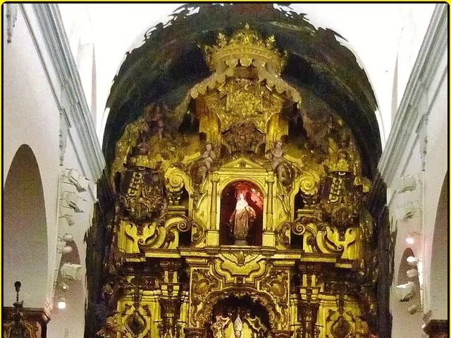 Living quarters of Peppino or intimate setting with Aida