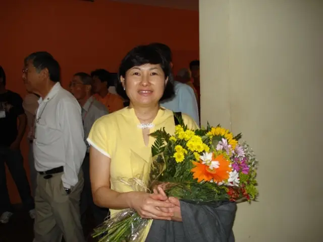 Melania Trump travels to the UK for a state visit, clad in a full-length Burberry garment.