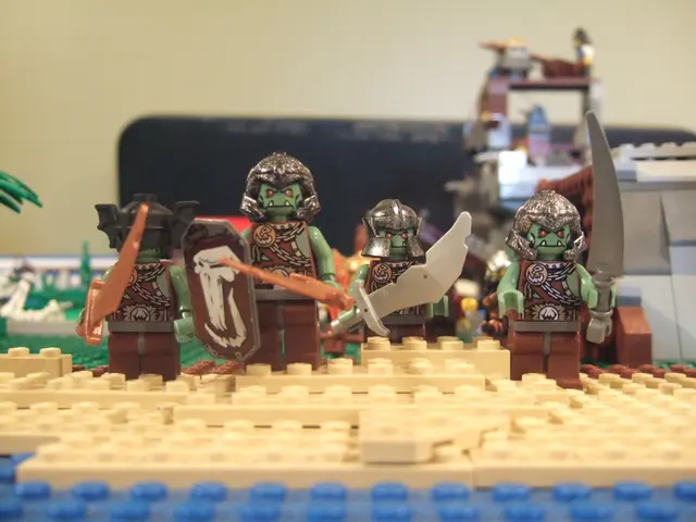 Mystery-Solving Puzzle Games: Focus on Discovering Hidden Items