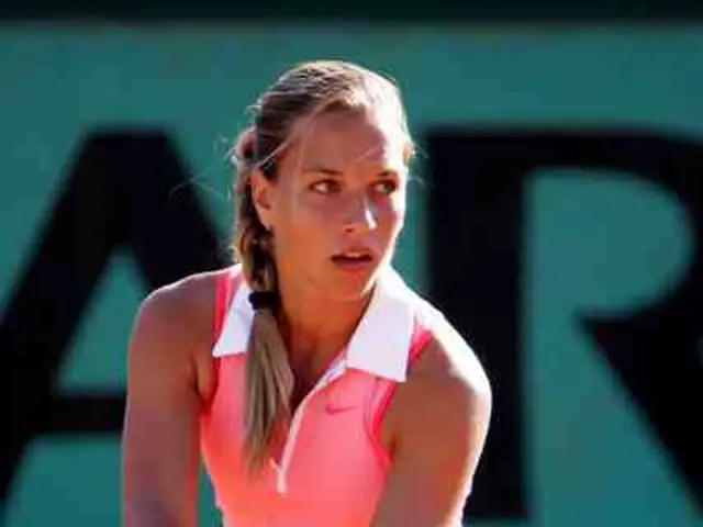 "Emma Raducanu struggles emotionally during Korea Open match"