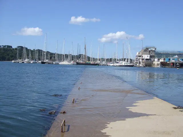 Severe weather alert for Osnabrück: impending thunderstorms accompanied by intense rainfall and...