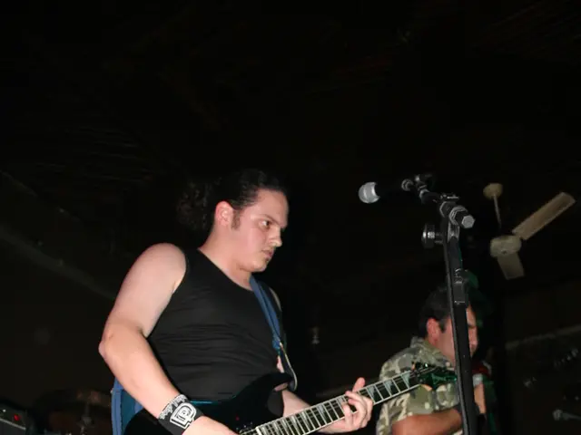 Leo and Fabian engage in activities during the warm season