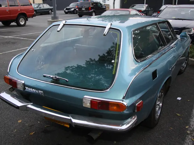 Raider Storms Police Station, Blindfold Unnecessary