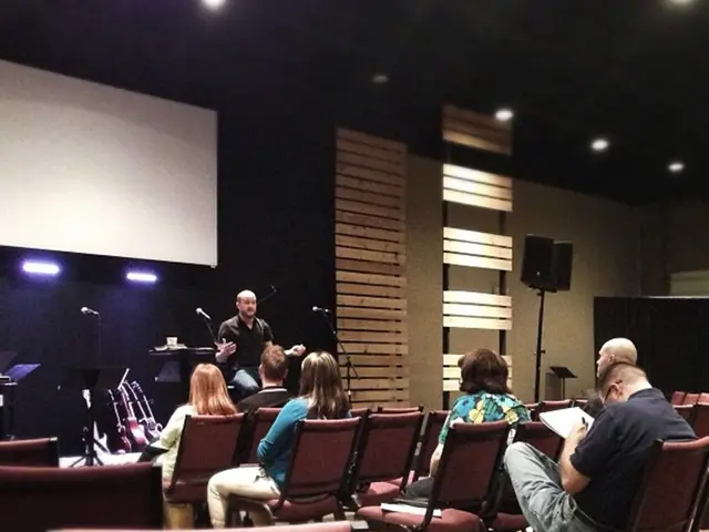 Conflict surrounding the Anne Hidalgo bill unveiled, involving high-end fashion items and airline...