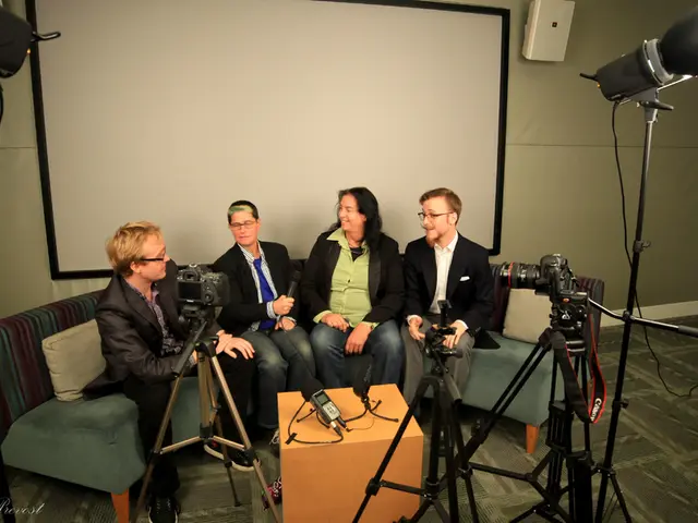 Mourinho returns to Benfica as head coach, conducting initial training session