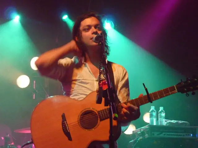 Glenn Tipton hurriedly approached Richie Faulkner, saying "Rich, I need a moment," - a conversation...