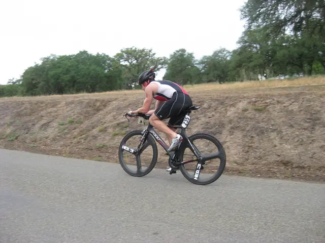 Cyclist from Poland sustains minor injuries due to being neglected on the road