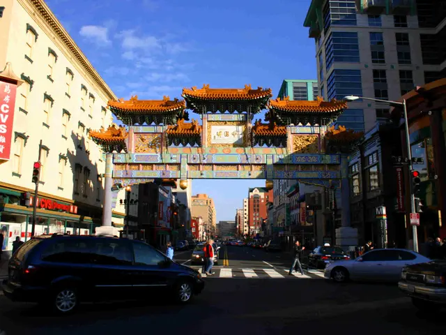 Accident resulting from aquaplaning forcefully institutes temporary police blockade in Poland