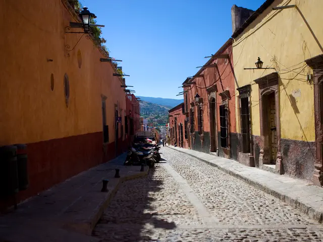 Palestinians Exodus from Gaza City Happens Overnight due to Israeli Military Operations