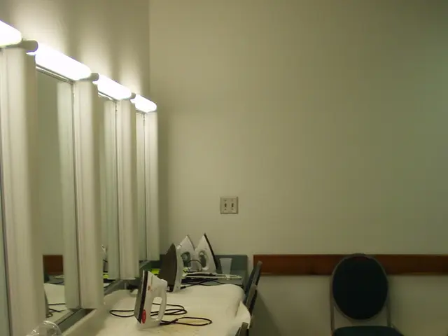 Large Swedish government counters large families' welfare subsidies, revising financial support...