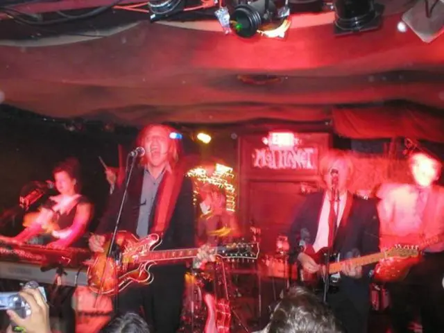 Rapidly climbs to 100 million views on YouTube with the track '_World' music video'