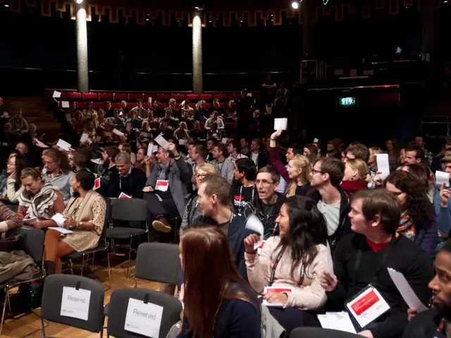 "Is it possible to cast early votes under an autarkic system?"