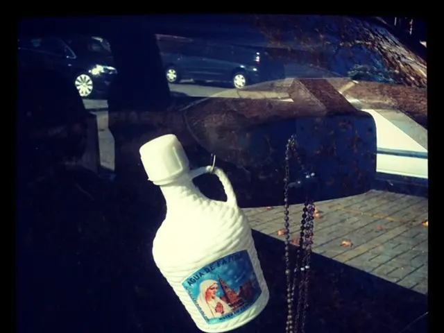 Jacky Ickx receives a unique Genesis GV80 branded as the Desert Edition