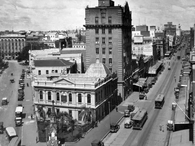 Inclement weather ahead in Kolkata: Anticipate light rain and frequent thunderstorms today