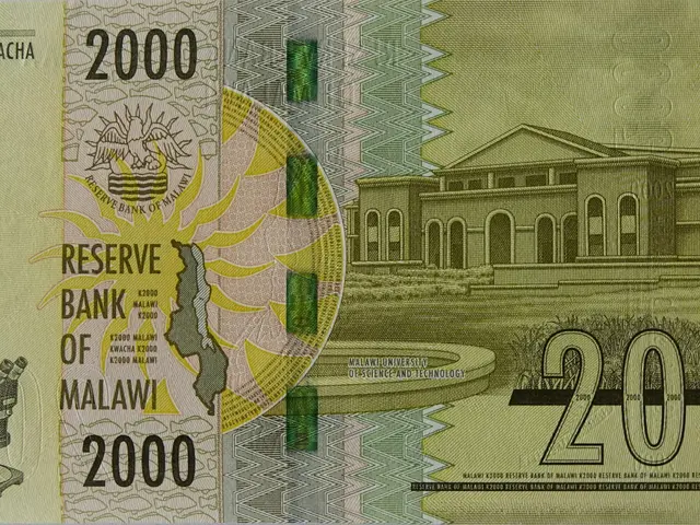 The image shows a 2000 Kwacha banknote from the Reserve Bank of Malawi. It features a picture of a...