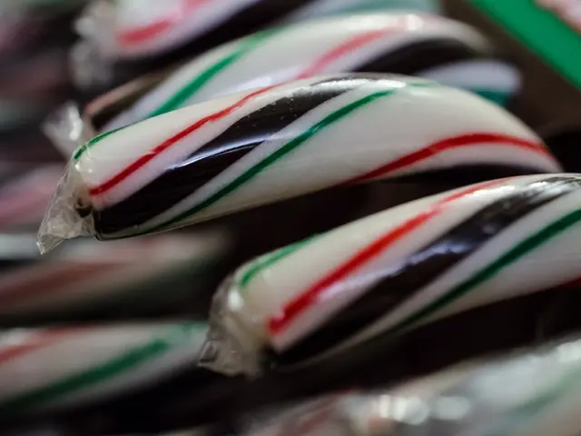 In this picture we can see some chocolates are packed.