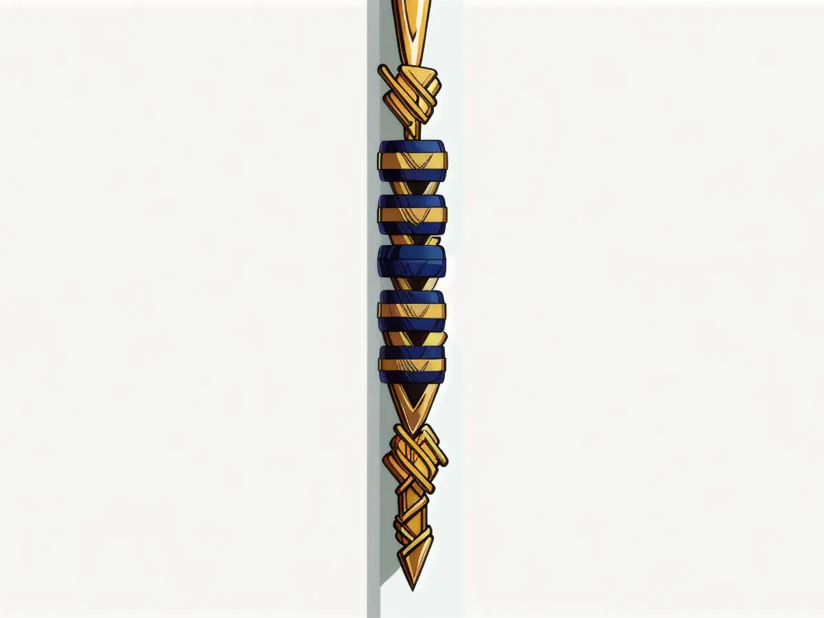 Eye makeup pencil made of gold