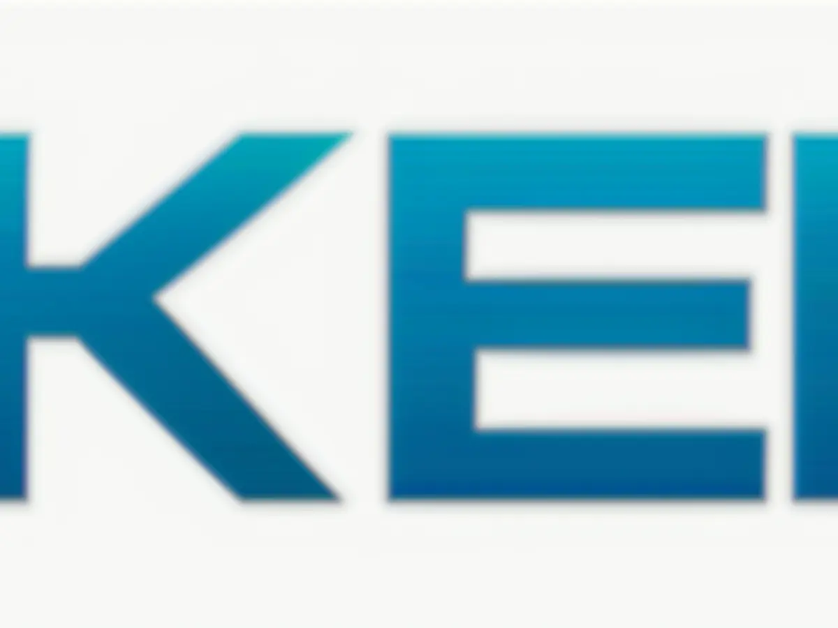 Armed standoff at residence associated with notorious criminal figure Pressure mounts on Safaak Senyuksel as his chip stack progressively diminishes following a string of modest pots. Initially, Senyuksels stands firm, defending his big blind post a...