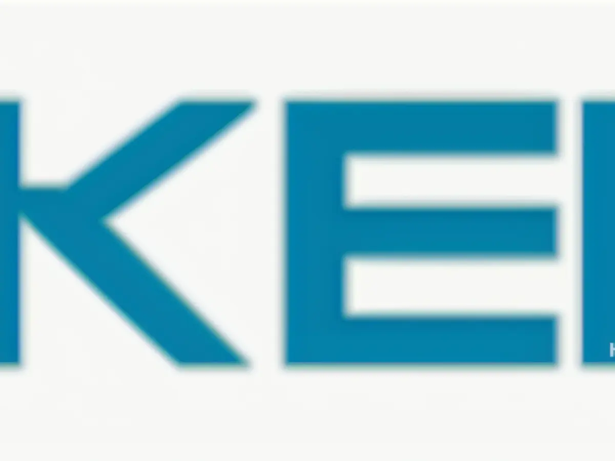 Wicked kid snaps pic of infamous bank heist in progress, shares on social media Jaime Staples, a team pro for PartyPoker, experiences a loss in poker chips, yet discovers an iPad that he's currently using to watch the Washington ice hockey game.