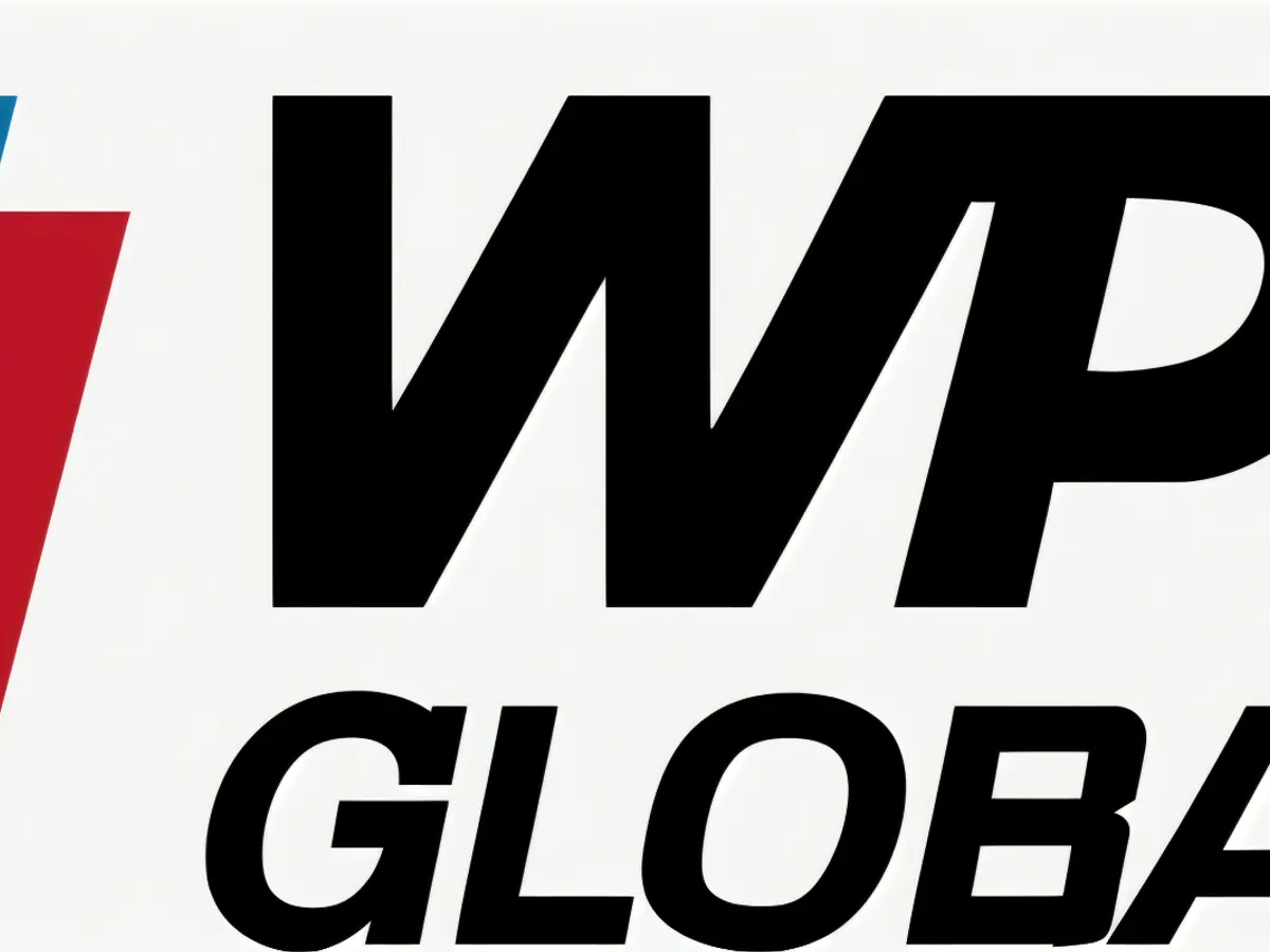 Suspect Arrested for Alleged Bank Robbery in City Center During the brief 30-minute absence of the 152 players, our focus shifted to pinpointing the 10 most substantial piles of chips within the premises.