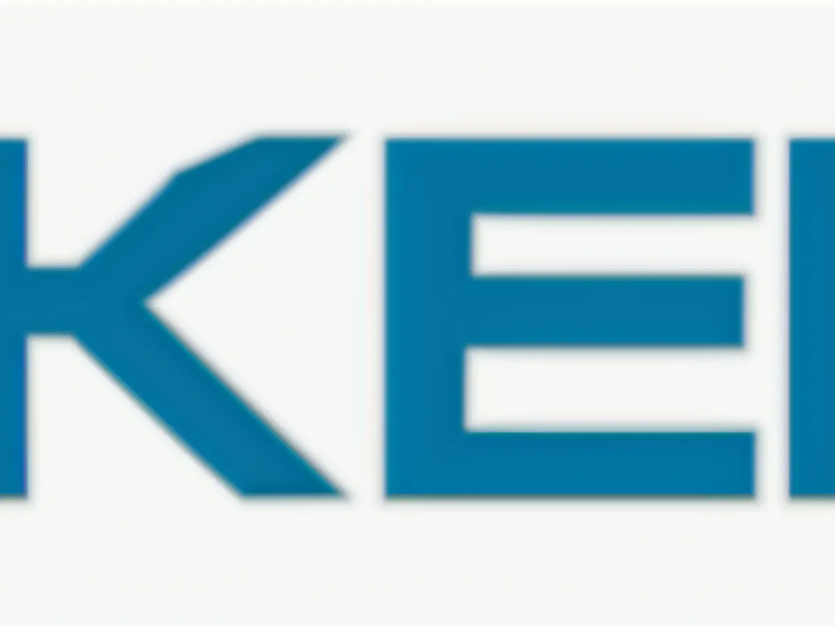 Undercover investigation exposes corrupt politicians accepting bribes in exchange for favors Bhatti initiated with a 750,000 bet from the Hi-jack position. Sato retaliated with a re-raise of 1,200,000. Unyielding, Bhatti countered with an all-in move of a higher amount.