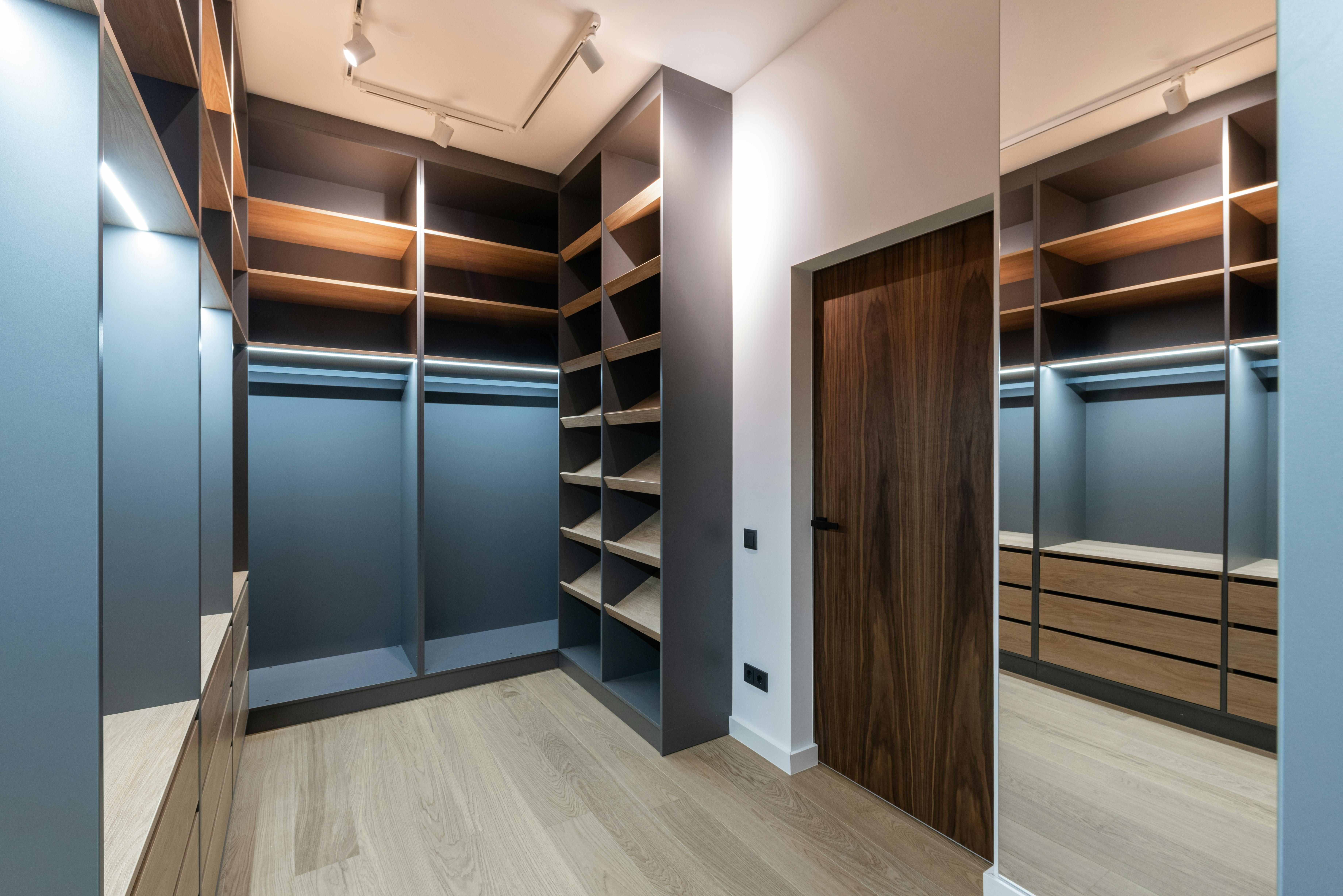 Inside cabinet door storage solution via over-door shelf installation Inside cabinet door storage rack suspended via door