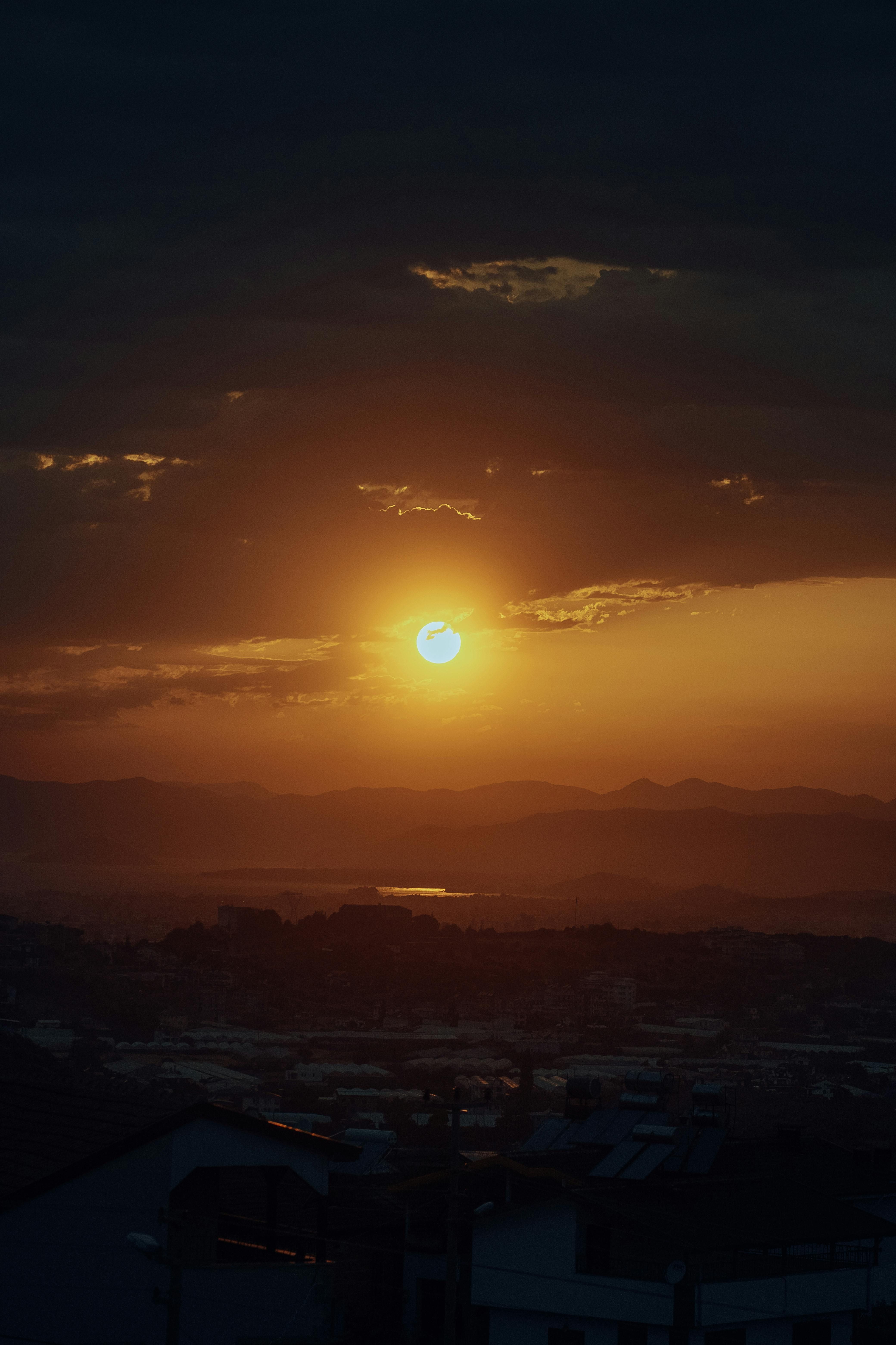 Mayor Peter Tschentscher confronted over alleged corruption and misuse of funds in Hamburg city...