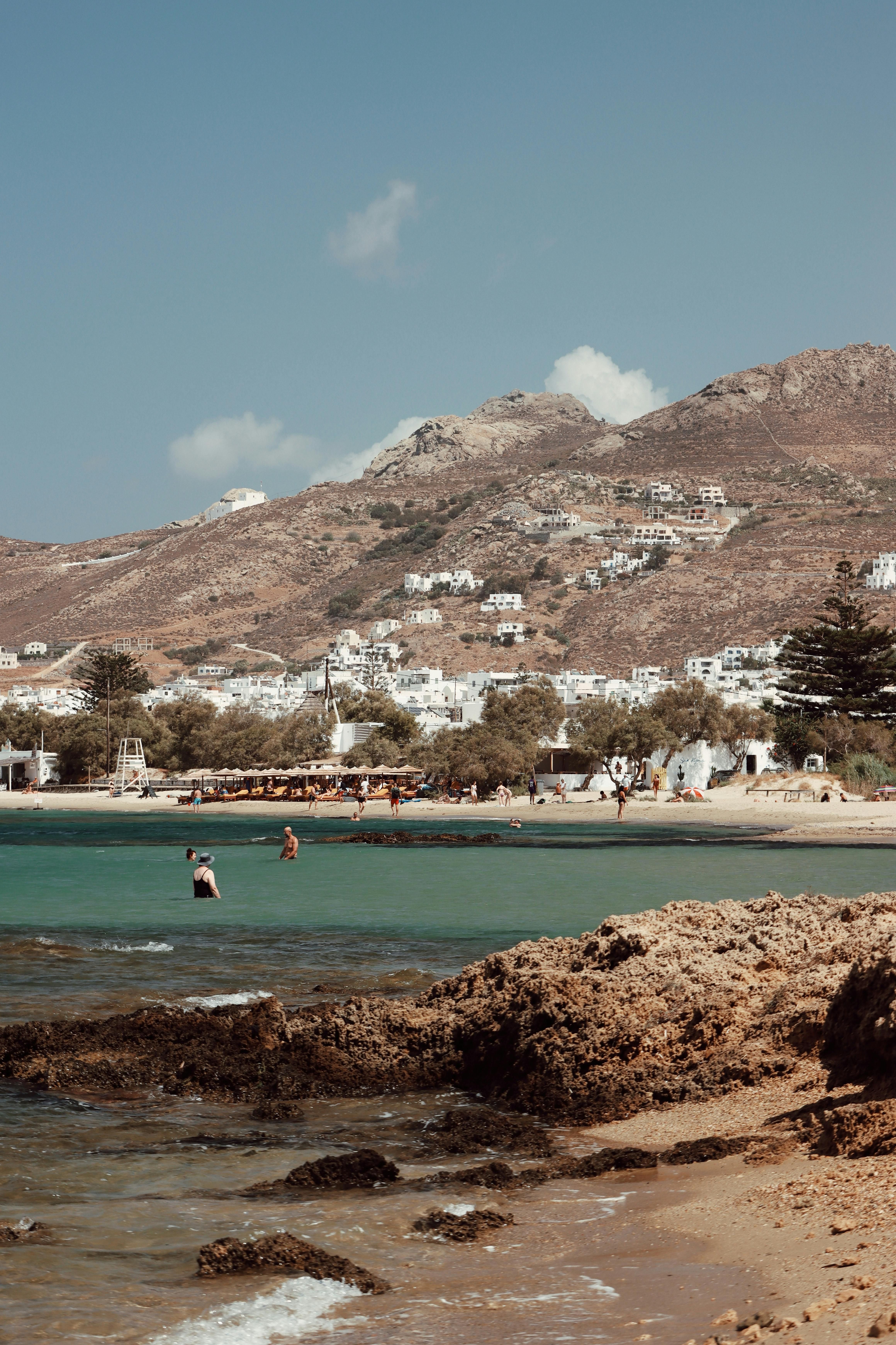 UK Male Students: One in Ten Spends More on Gambling Than on Food, Triggers Concern Among Experts